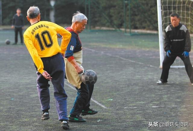 十大外围足球平台app_原创 精选美食:牛奶山楂面饼,桔香牙签兔,糖醋排骨,豆苗菌汤的做法(图2) 十大外围足球平台app