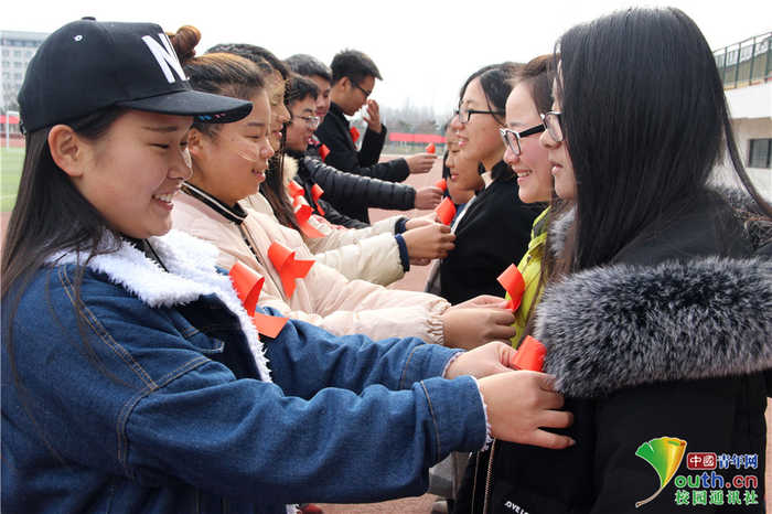果仁桃酥的做法_果仁桃酥怎么做_深海露珠的菜谱_十大外围足球平台app(图2) 十大外围足球平台app